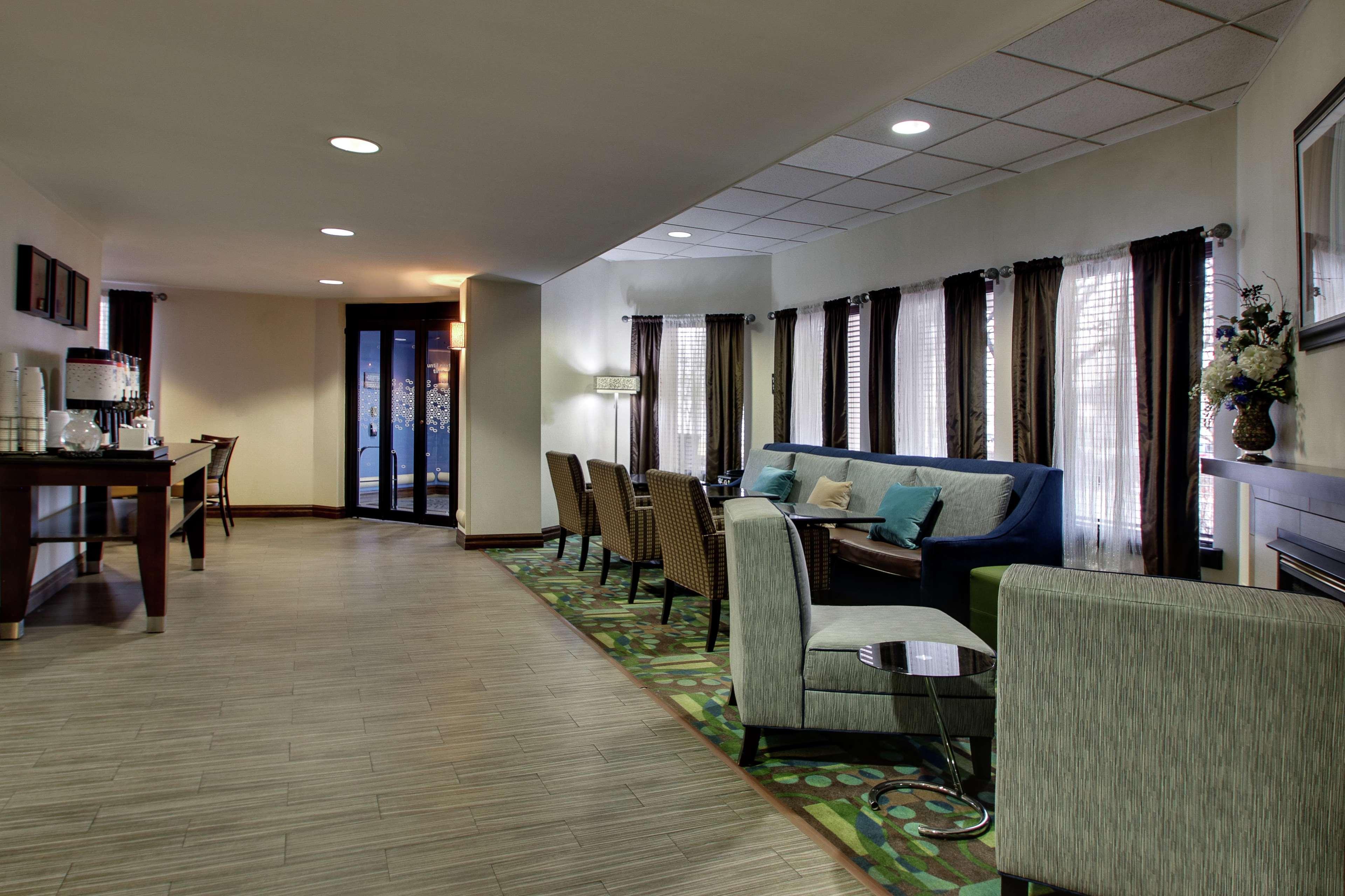 Hotel Hampton