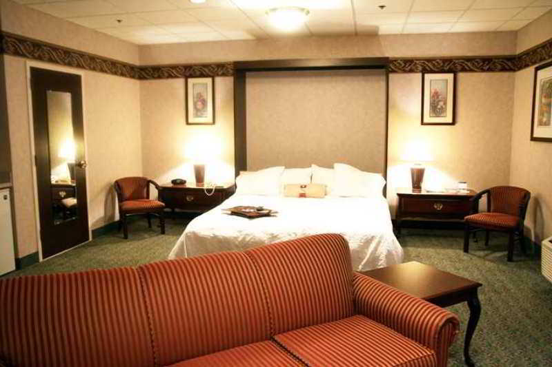 Hampton 3*